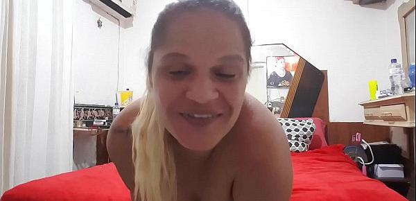  A melhor atriz porno amadora do brasil fazendo chamada de vídeo para seus fans por vinteconto  Nao acredito vou ligar la 13 988642871